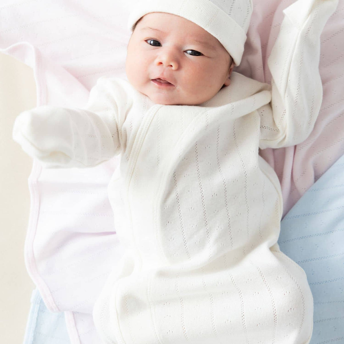 Magnetic Me Magnetic Gown & Hat Set