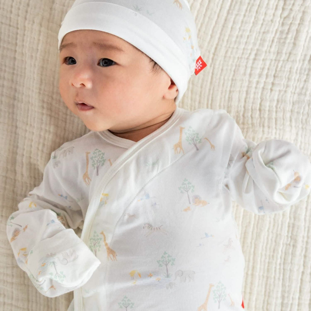 Magnetic Me Magnetic Gown & Hat Set